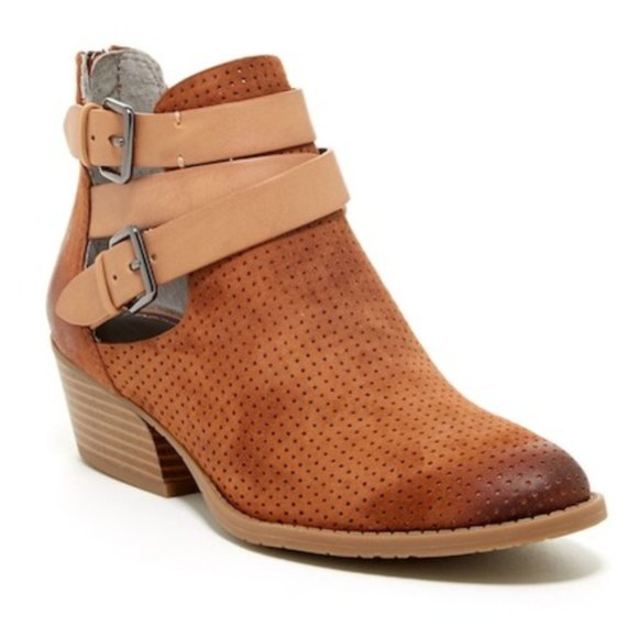 Kenneth Cole Shoes - Kenneth Cole 7 Raw Luck Booties size 9